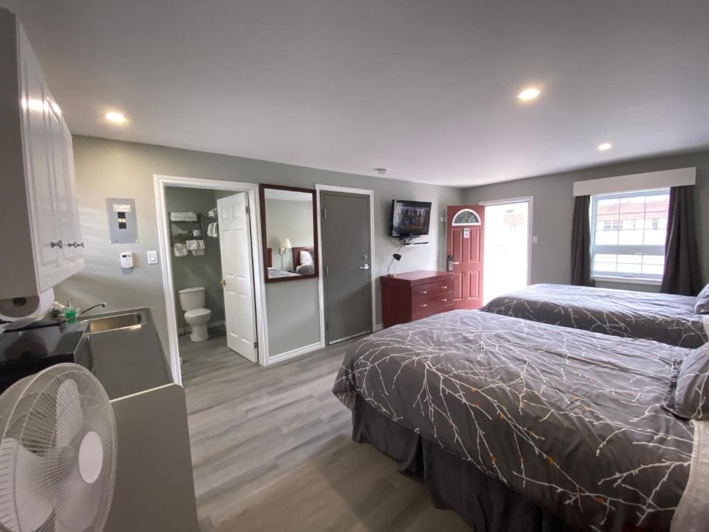 Lakeshore Suites - View 7