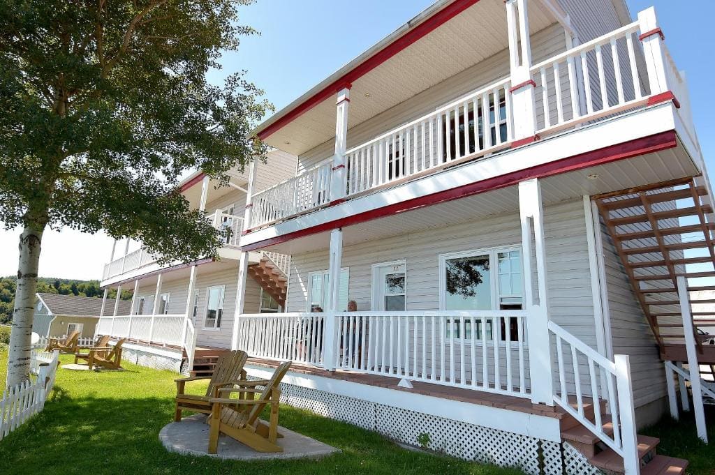 Motel et Chalets Bo-Fleuve Evangeline - Main view