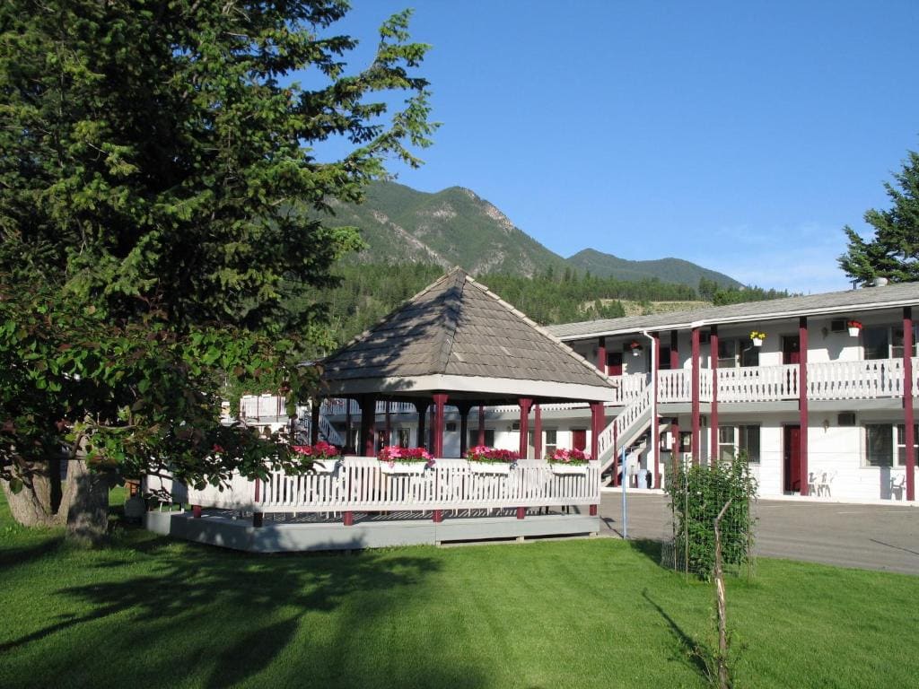 Mountain Springs Motel - Main view