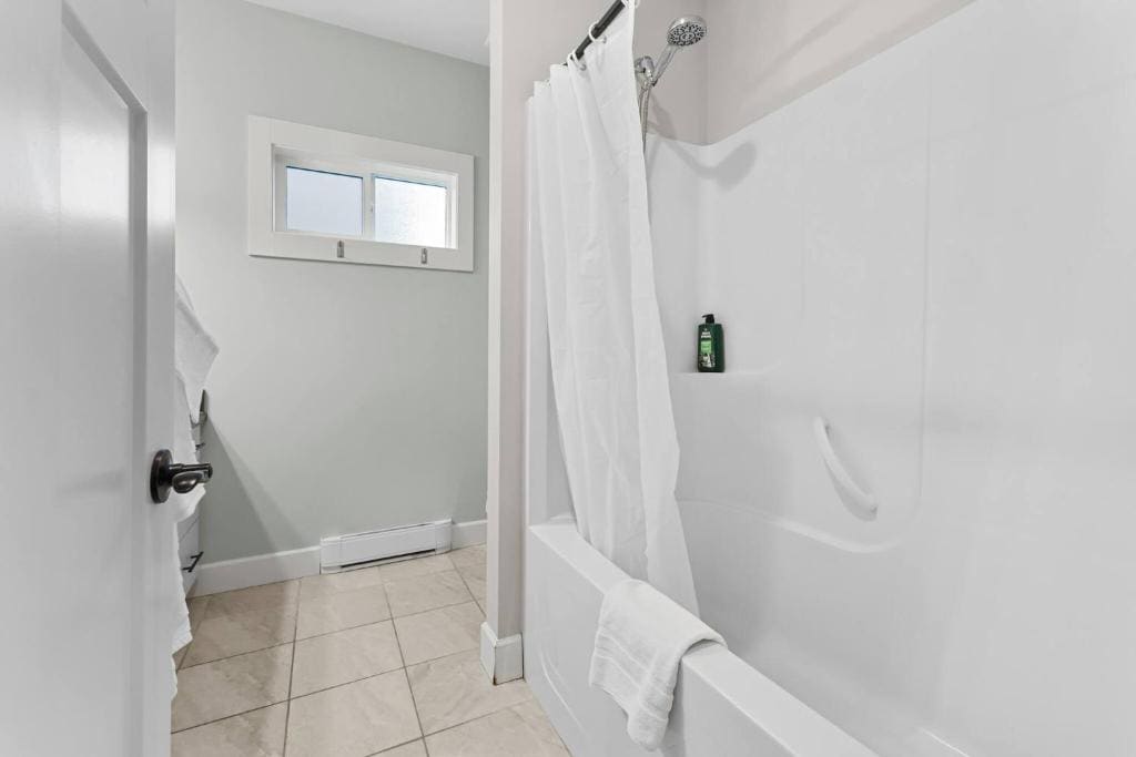 Nanaimo 2BR Oceanview Suite w/ Kitchen & Laundry - View 6