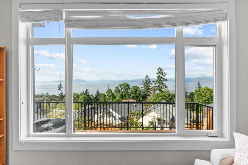 Nanaimo 2BR Oceanview Suite w/ Kitchen & Laundry - View 7