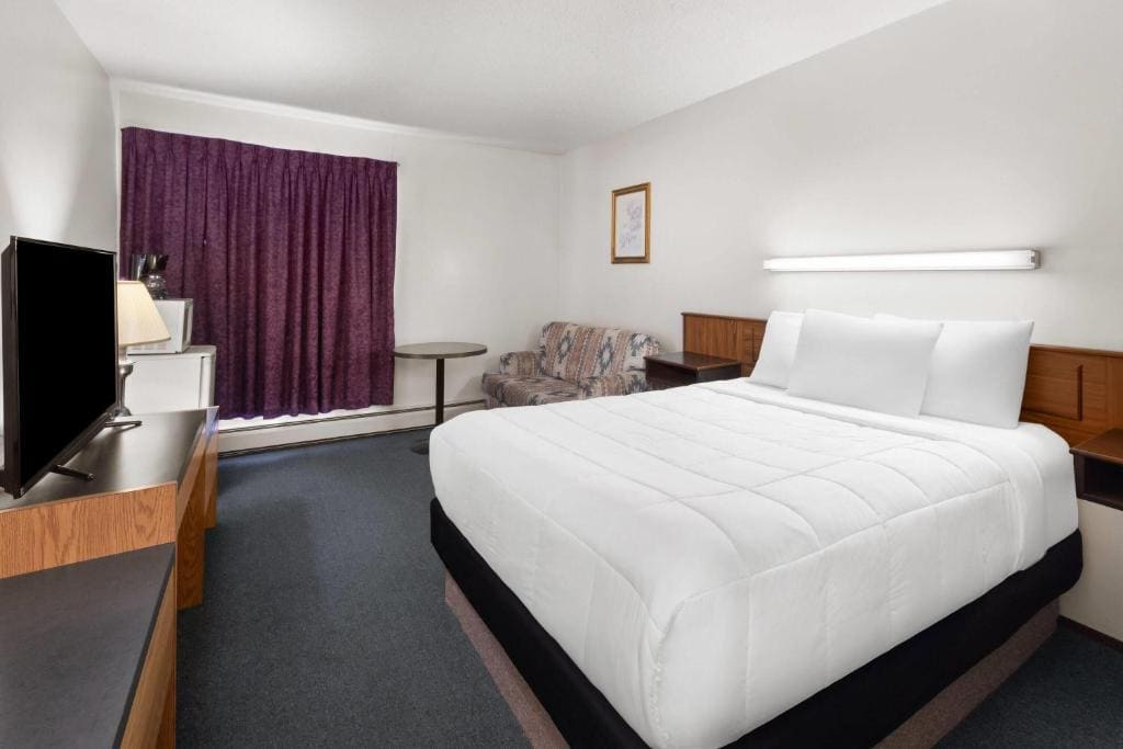Howard Johnson by Wyndham Edson - View 6