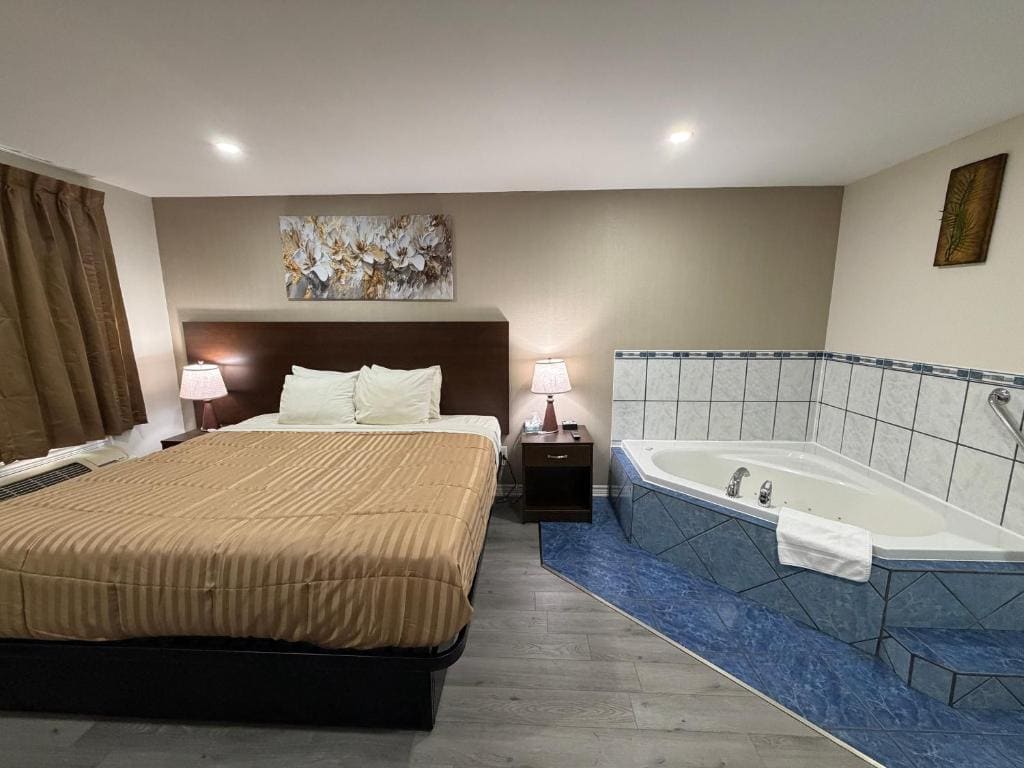 Perth Plaza Inn & Suites - View 7