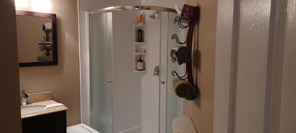 Mountain Calm & Private Ensuite Hosted by Maureen - 写真 7