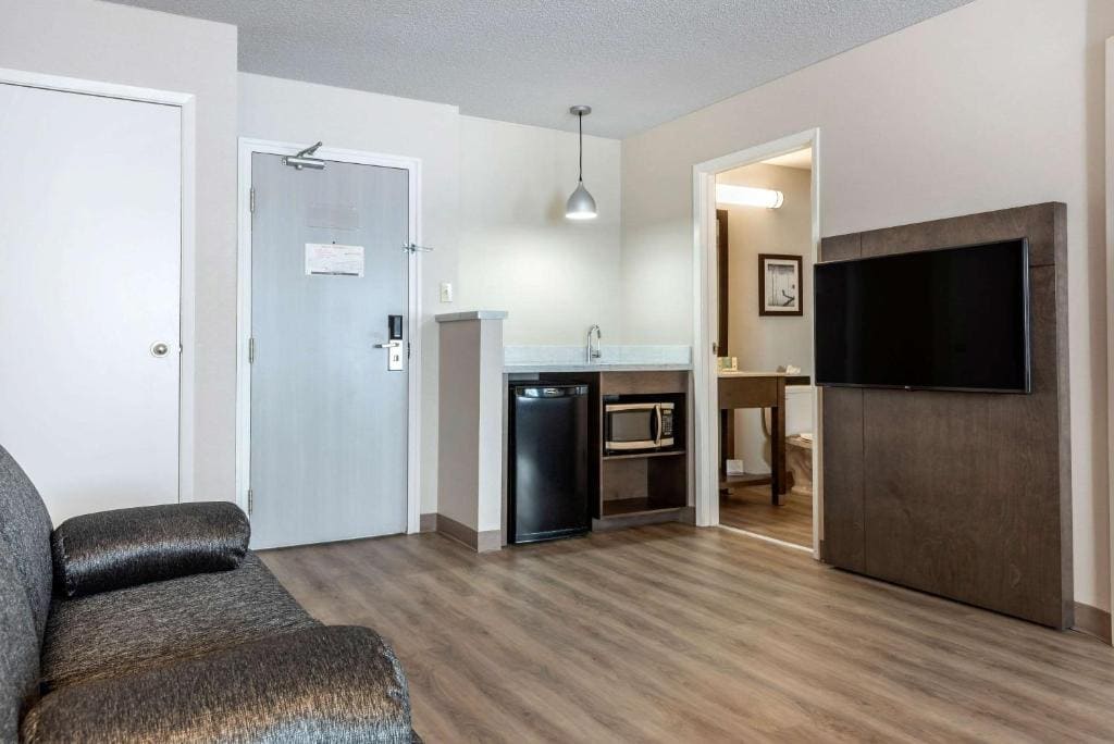 Quality Suites - View 4