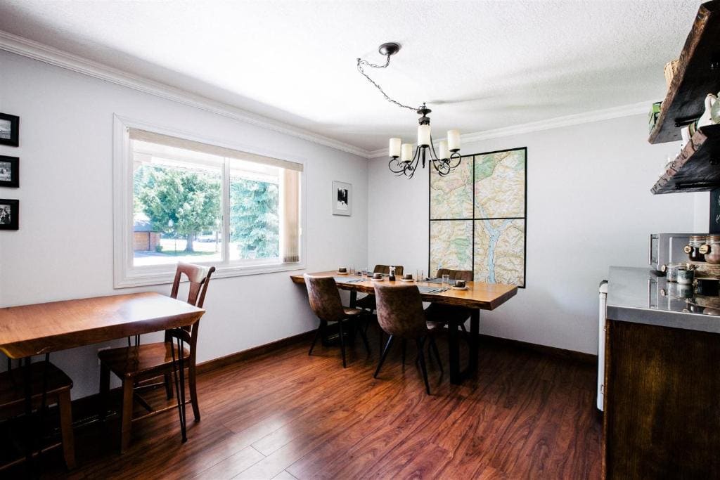 Alpenrose Revelstoke Bed & Breakfast - View 4