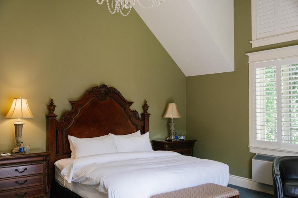 Riverbend Inn & Vineyard - View 2