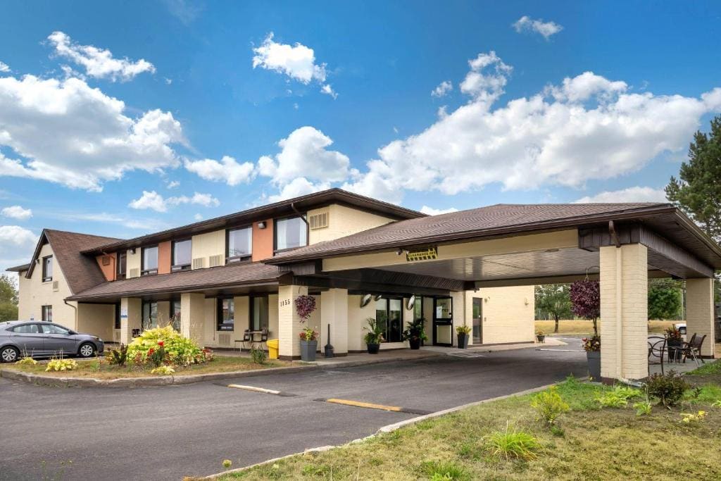 Rodeway Inn - Main view