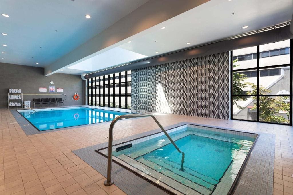 Sandman Signature Vancouver Downtown Hotel - View 5
