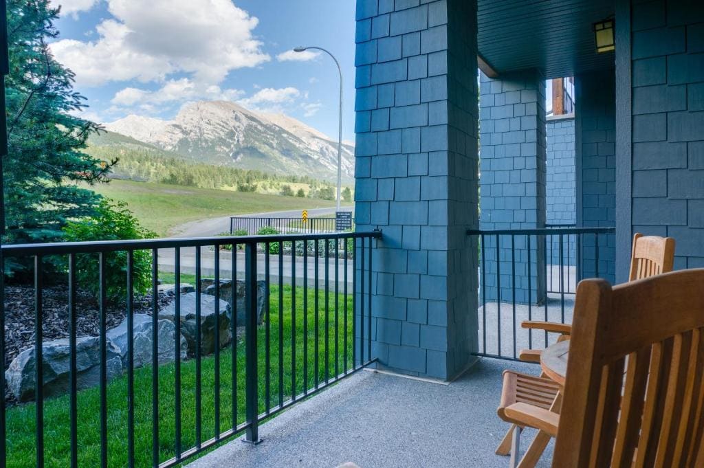 Silver Creek Lodge - Main view