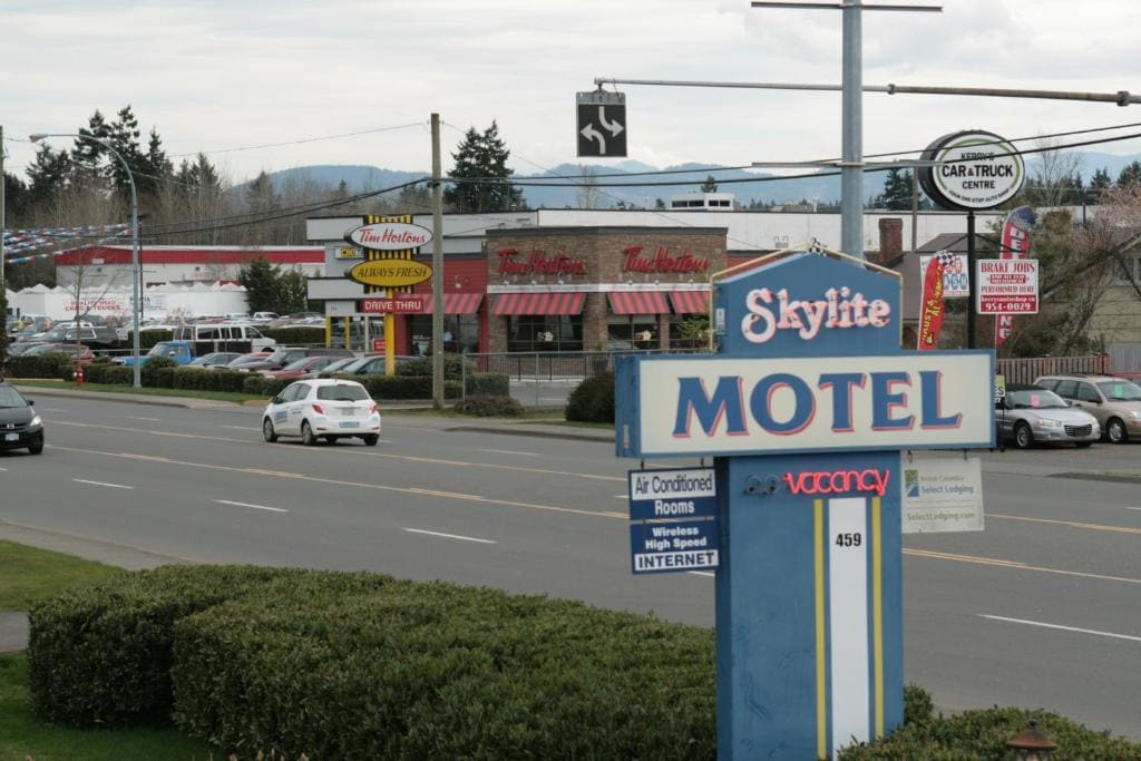 Skylite Motel - View 5