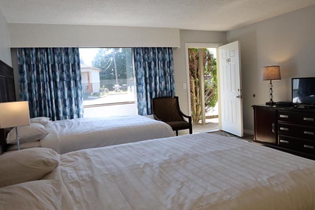 Skylite Motel - View 7
