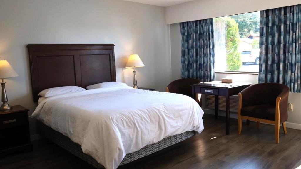 Skylite Motel - View 6