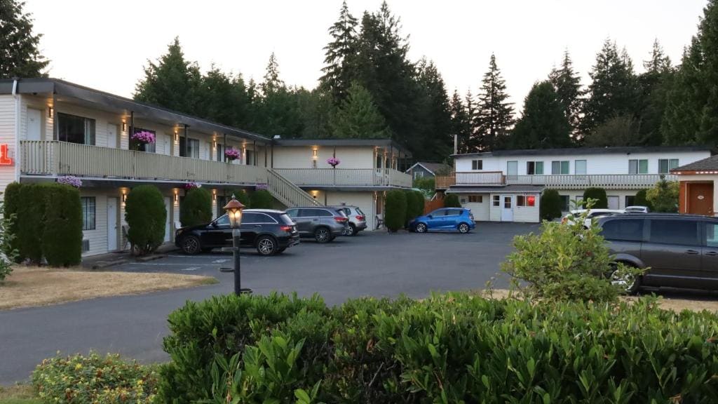 Skylite Motel - View 4