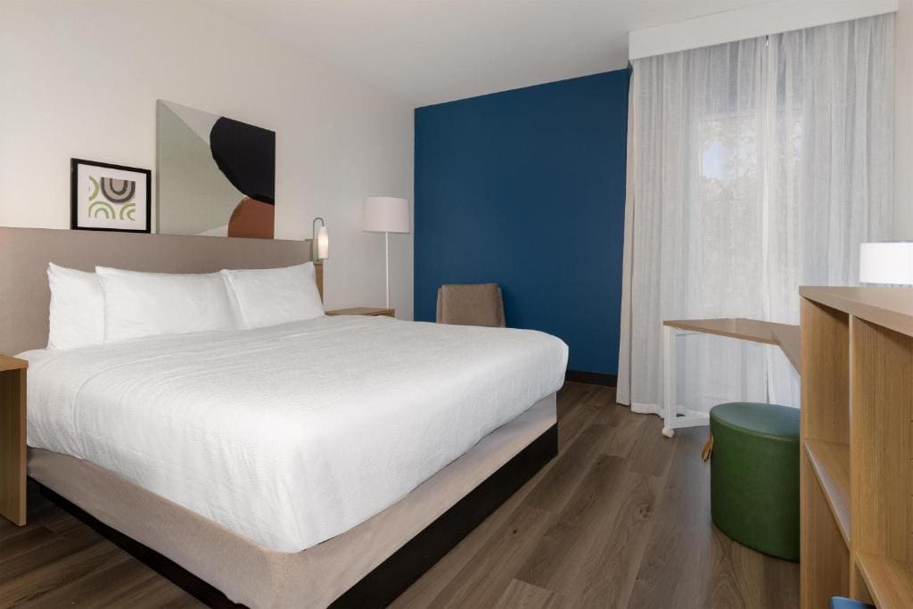 Spark By Hilton Montreal Midtown - View 6