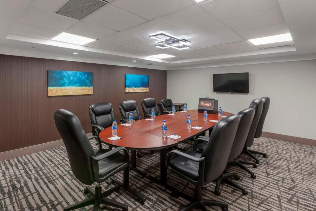 Executive Residency by Best Western Toronto-Mississauga - View 6