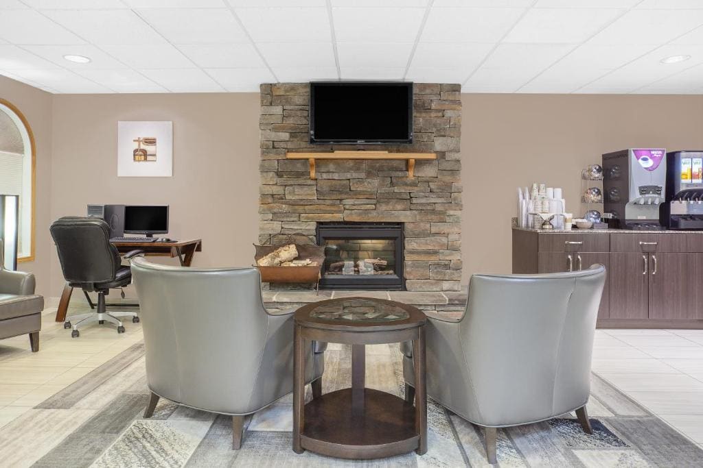 Super 8 by Wyndham Athabasca AB - Main view
