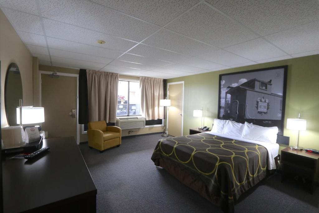 Super 8 by Wyndham Hearst ON - View 7