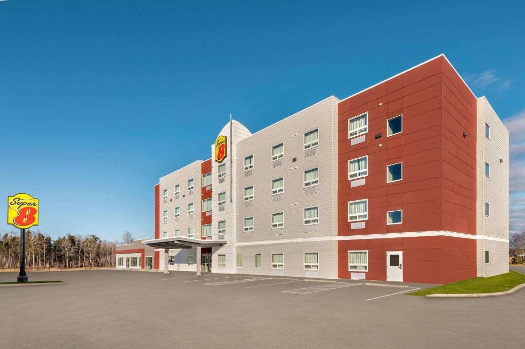 Super 8 by Wyndham Thompson - Main view