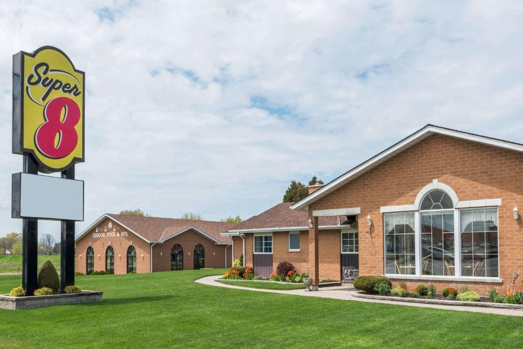 Super 8 by Wyndham Port Elgin - Main view
