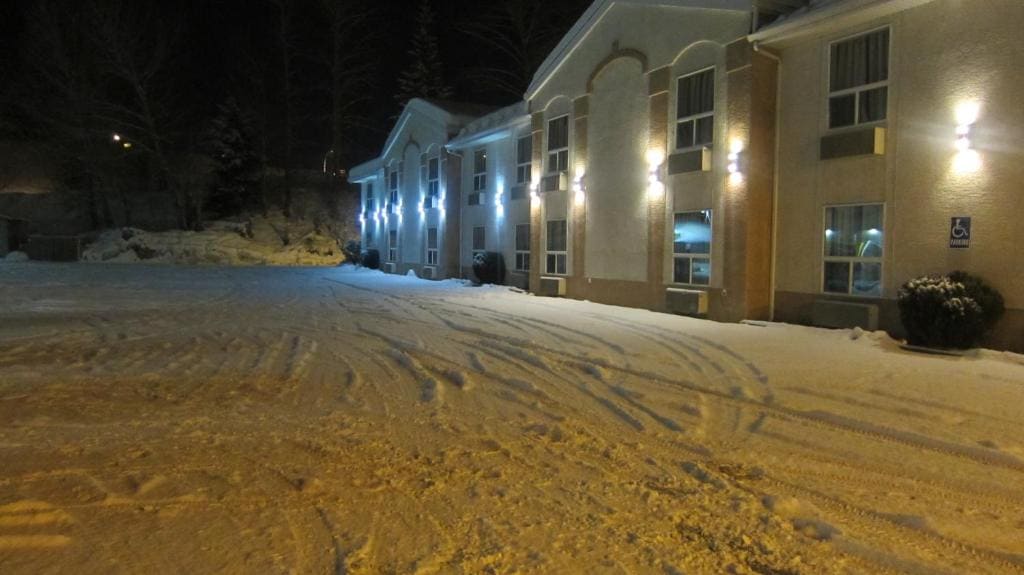 Super 8 by Wyndham Revelstoke BC - View 2