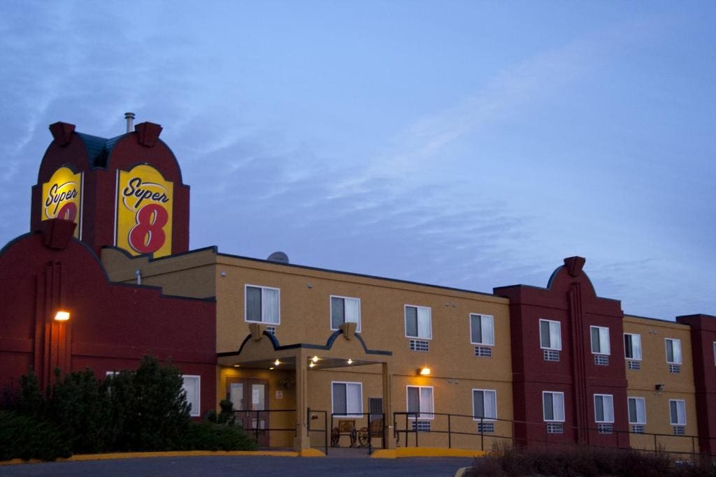 Super 8 by Wyndham Swift Current - Main view