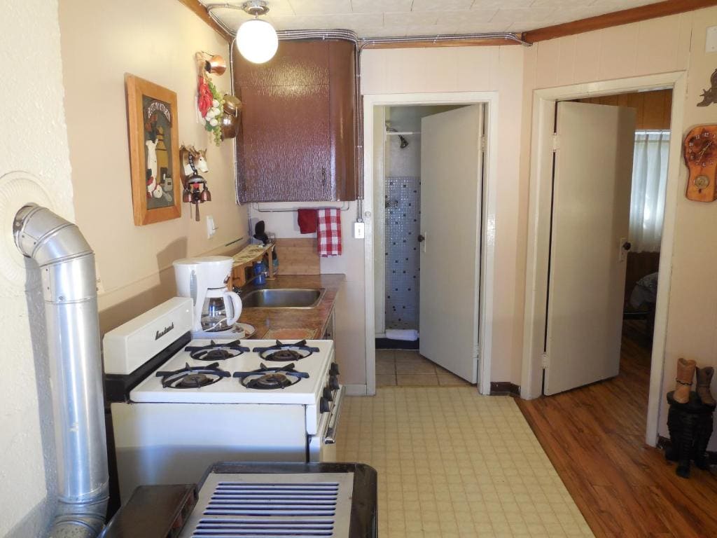 Tel-A-Friend Motel - View 5