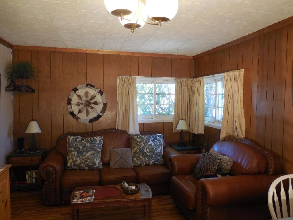 Tel-A-Friend Motel - View 6