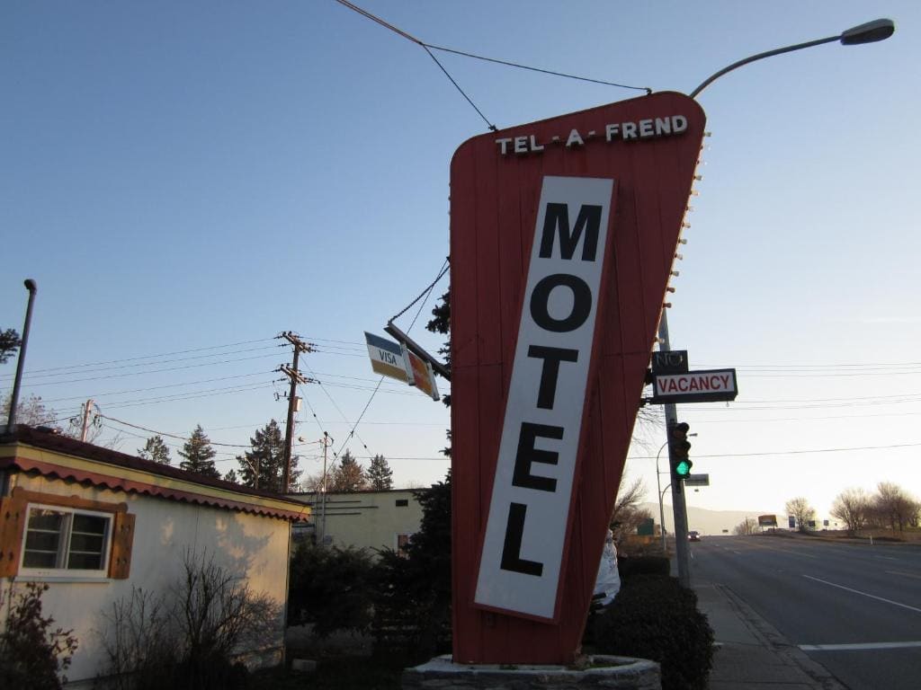 Tel-A-Friend Motel - View 4