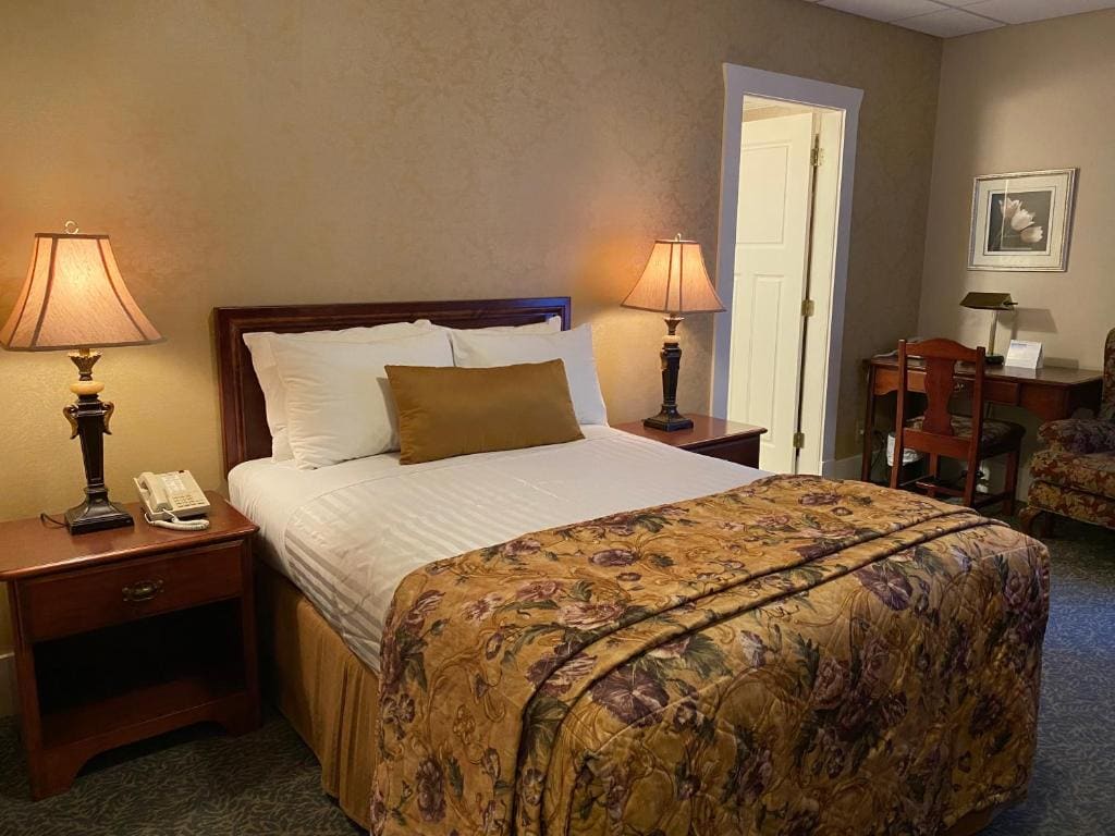 Kingston Hotel - View 2