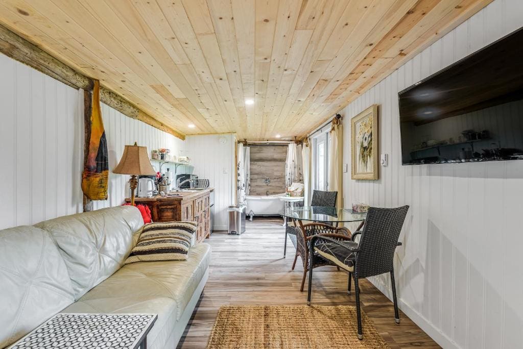 The Wood Shed with hot tub - व्यू 5