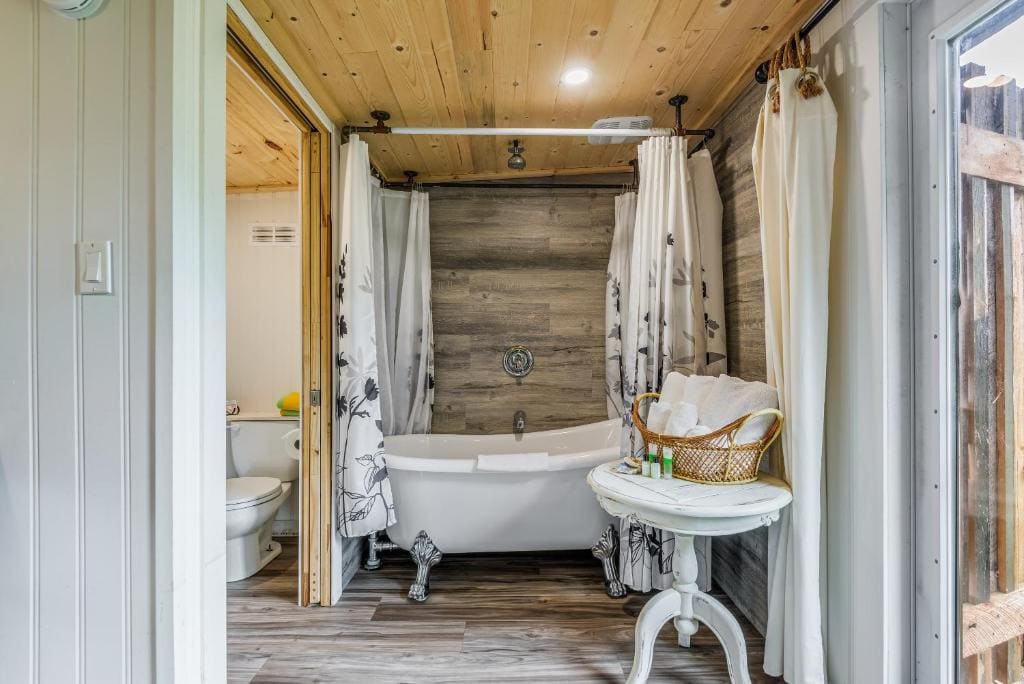 The Wood Shed with hot tub - व्यू 3
