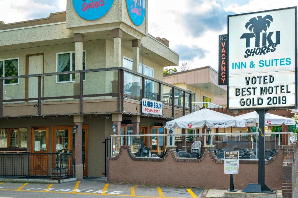 Tiki Shores Inn & Suites - Main view