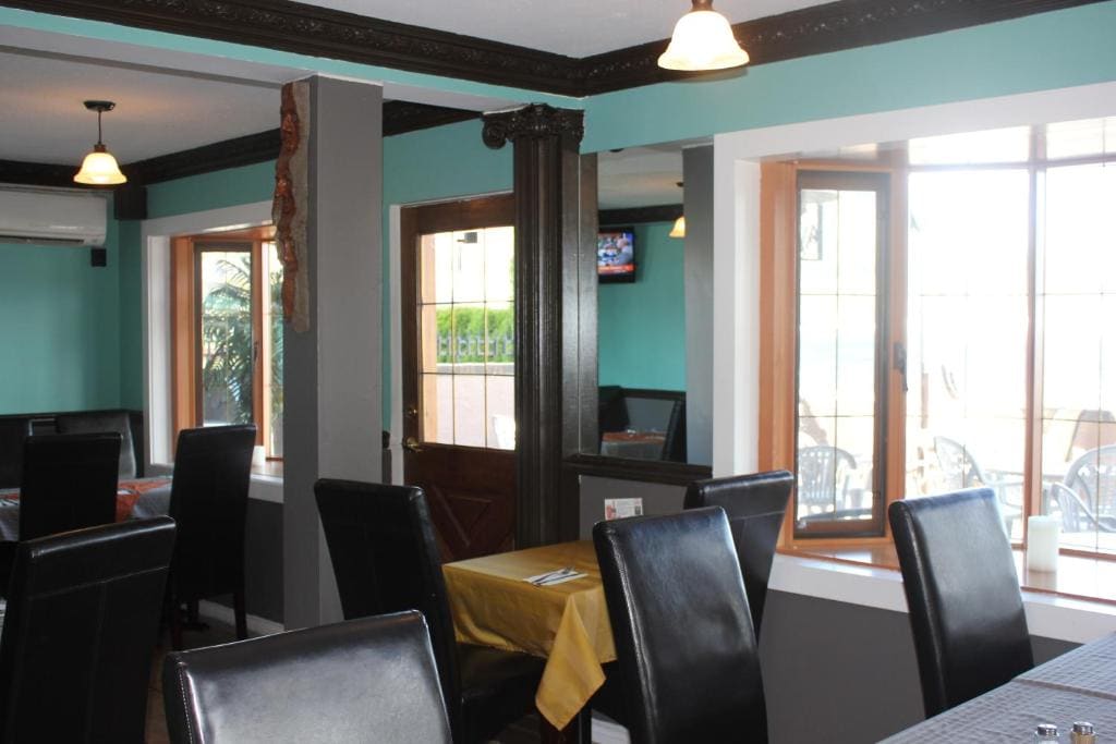 Tiki Shores Inn & Suites - View 7
