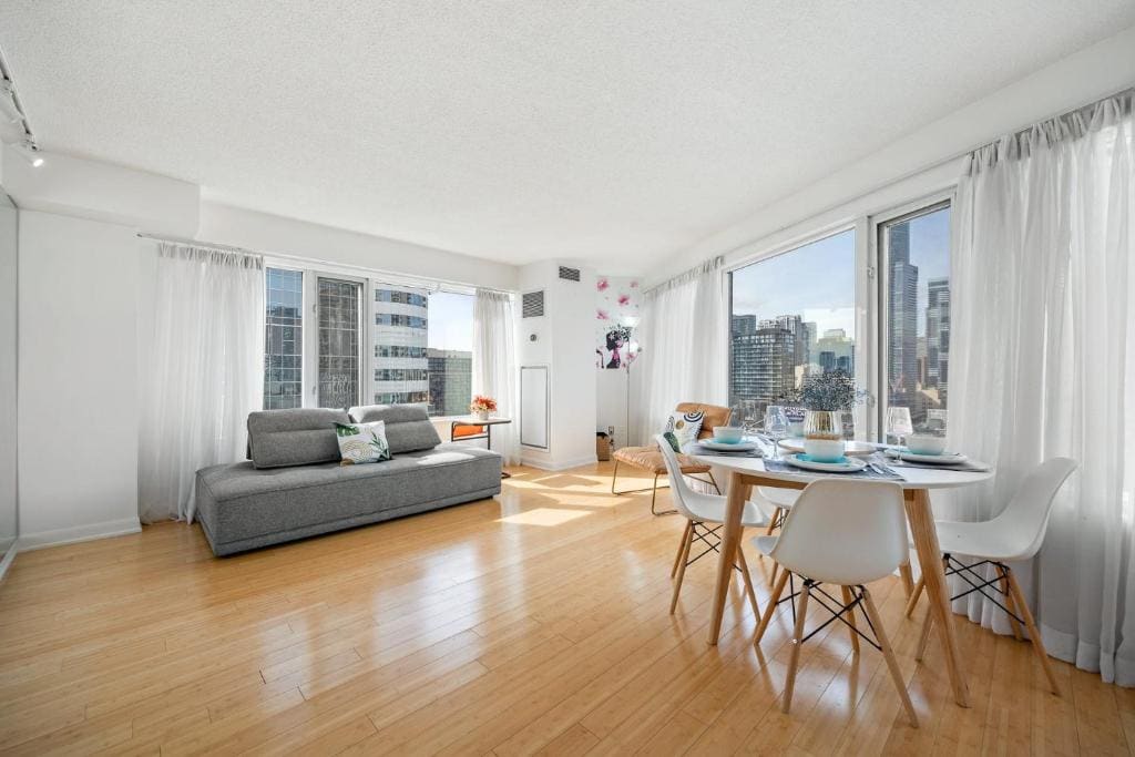 Modern Suite Condo next to Eaton Centre - The Roland - View 3