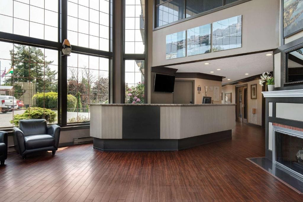 Days Inn by Wyndham Victoria Uptown - View 4