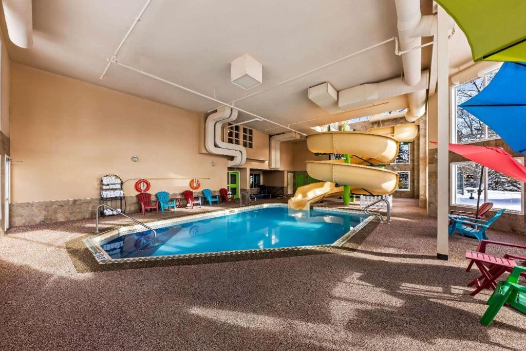 Wingate by Wyndham Calgary South - View 3
