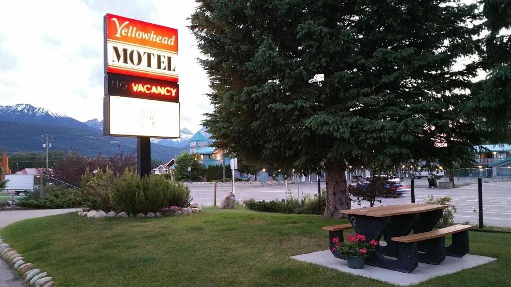 Yellowhead Motel - View 2