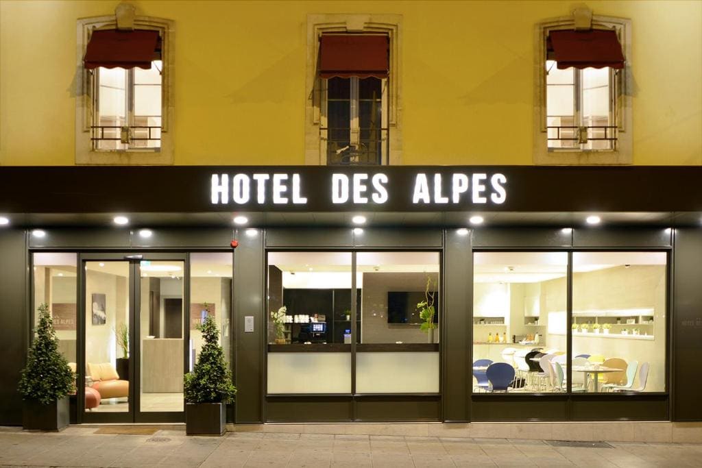 Hotel des Alpes - Main view