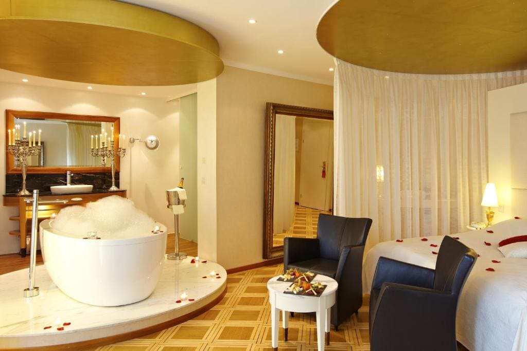 Hotel des Balances - View 2