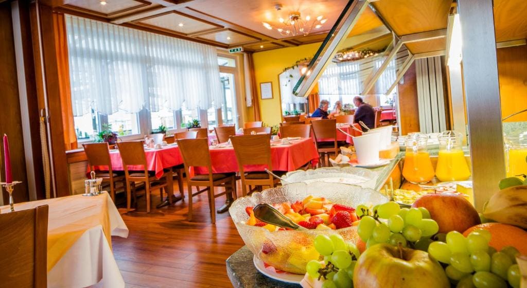 Hotel Heilquelle-Leukerbad-Therme - View 4