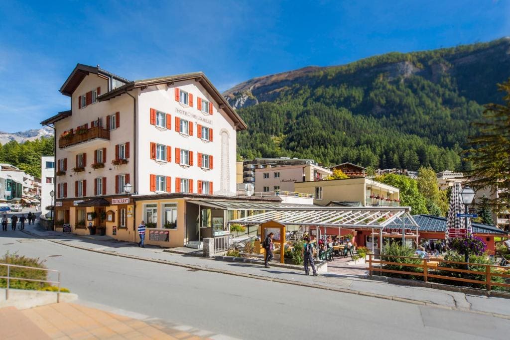 Hotel Heilquelle-Leukerbad-Therme - Main view