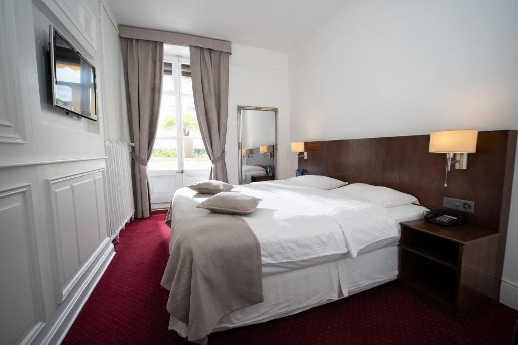 J5 Hotels Helvetie & La Brasserie - View 6