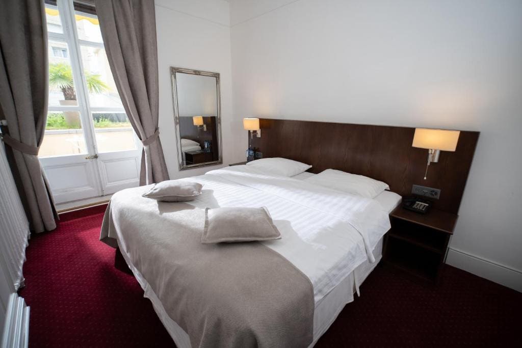 J5 Hotels Helvetie & La Brasserie - View 7