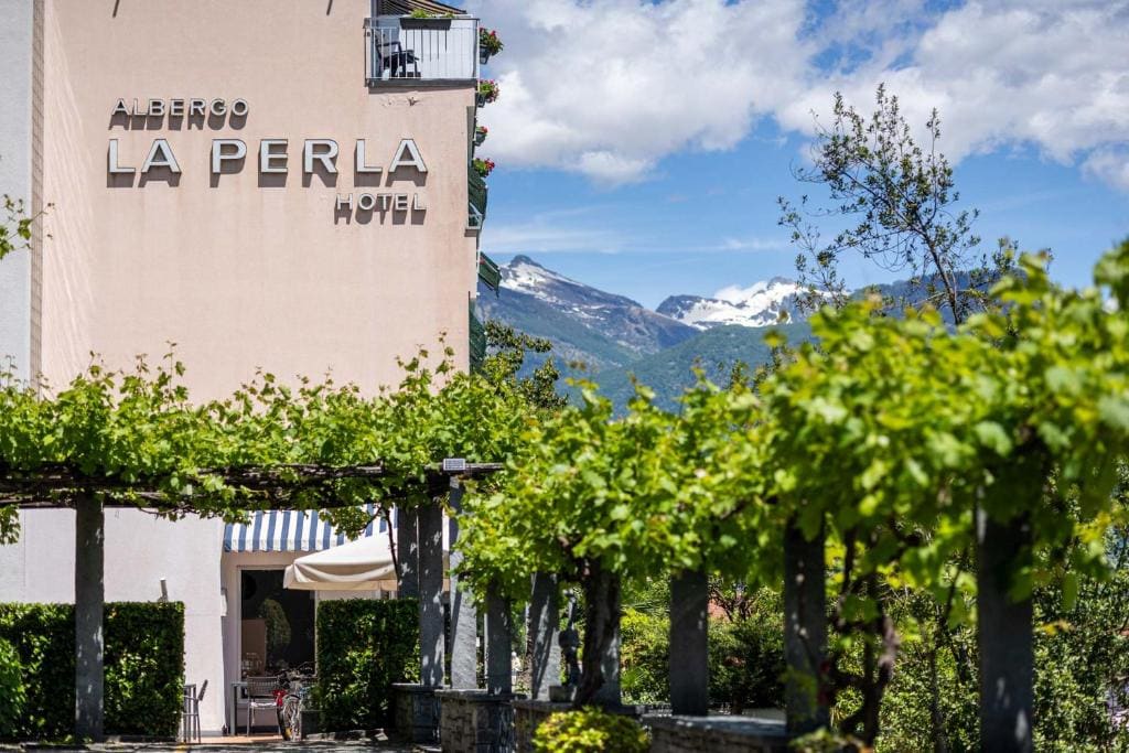 Hotel La Perla - Main view