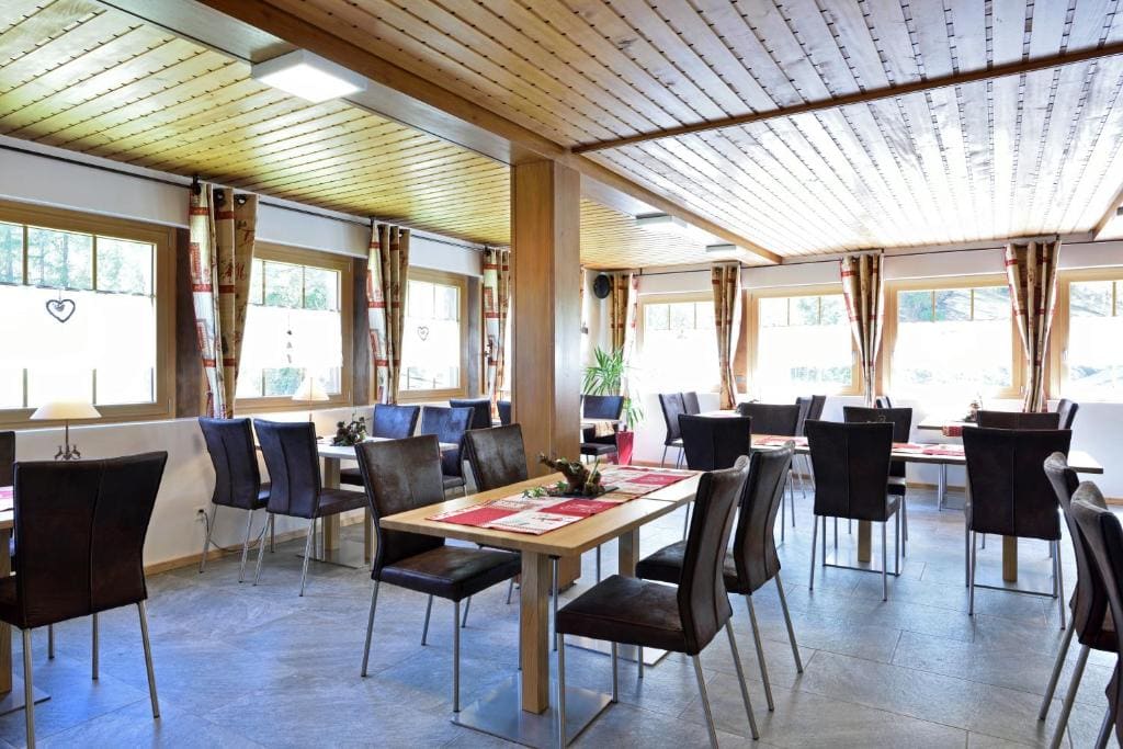 Hotel Les Mélèzes - View 3