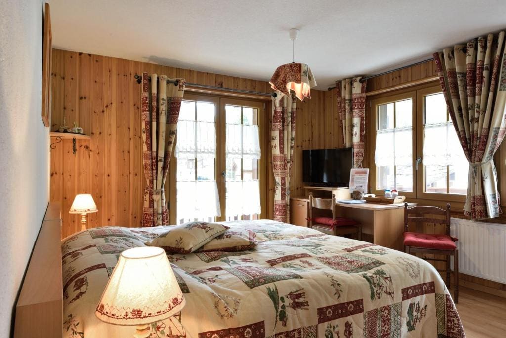 Hotel Les Mélèzes - View 2