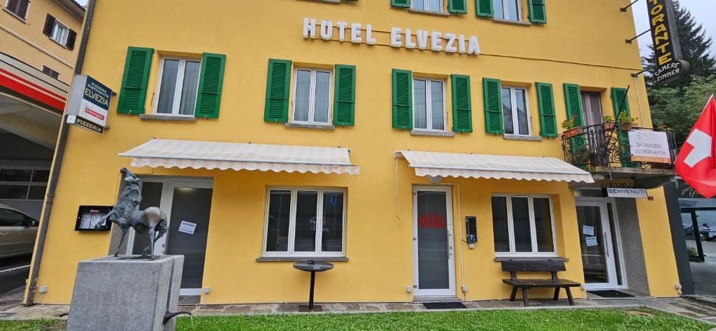 Hotel Elvezia - Self Check-in - Main view