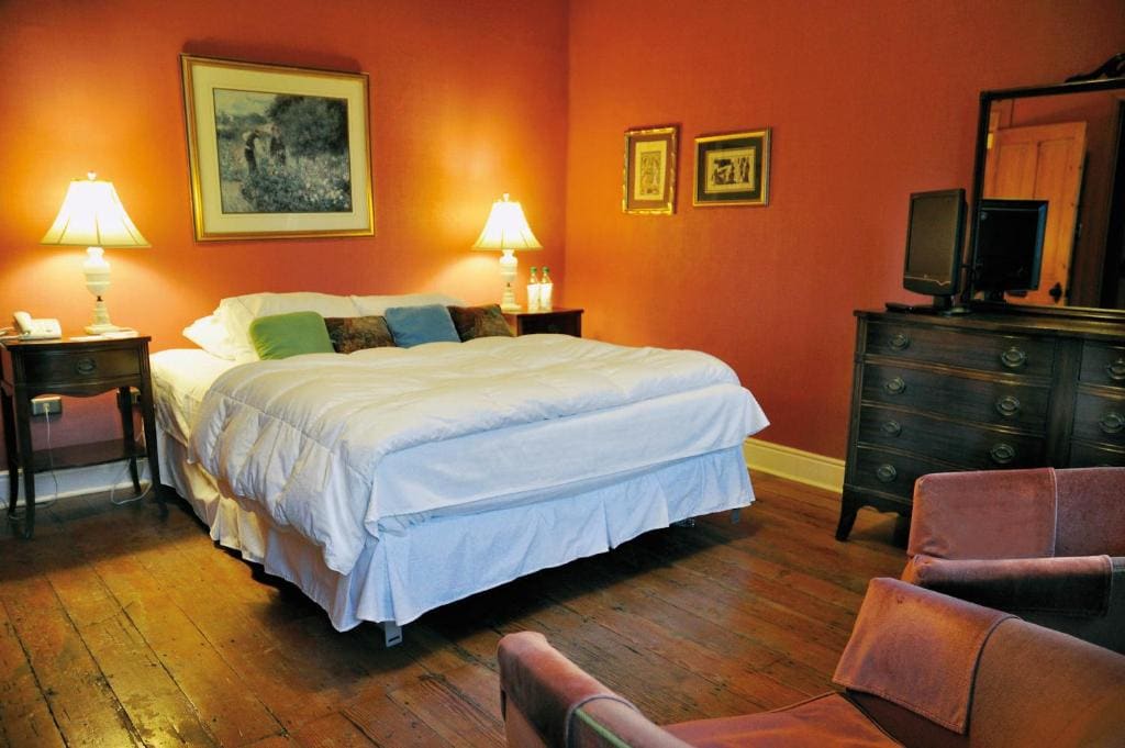 Hotel Manoir Atkinson - View 2