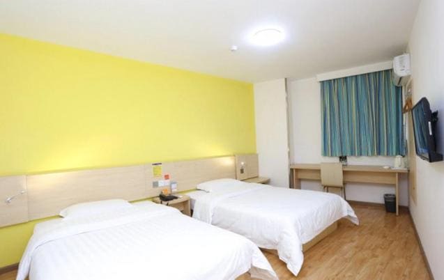 7Days Inn Chengdu Wuhoucuqiao - View 2